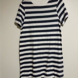 NWOT. Never worn excellent condition. Old Navy Black and White Striped Dress